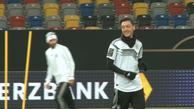 go to Vor Spanien-Test: Nationalelf sieht sich ‚gejagt‘