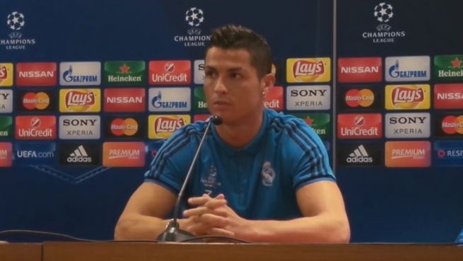 go to Beleidigt: Ronaldo verlässt Pressekonferenz