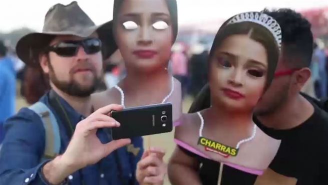 go to Im Geschenke-Verteiler: Virale Geburtstagsfeier