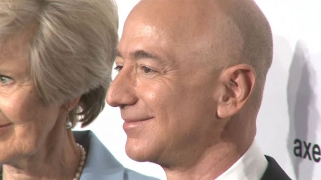 go to Proteste gegen Milliardär: Springer-Preis für Jeff Bezos