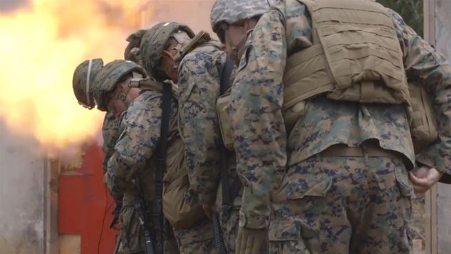 go to Hochexplosiv: US-Marines beim Training