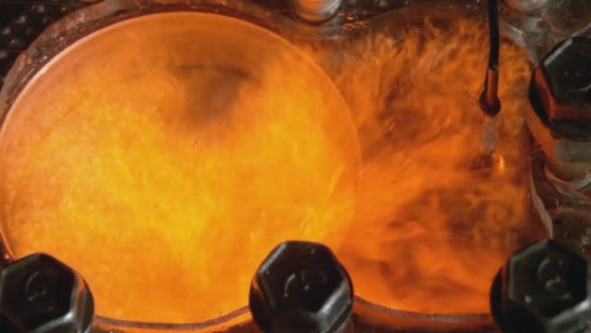 go to Feuer und Flammen: Innenansichten eines Motors